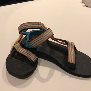 Women’s Teva Brand Sandals Size 9